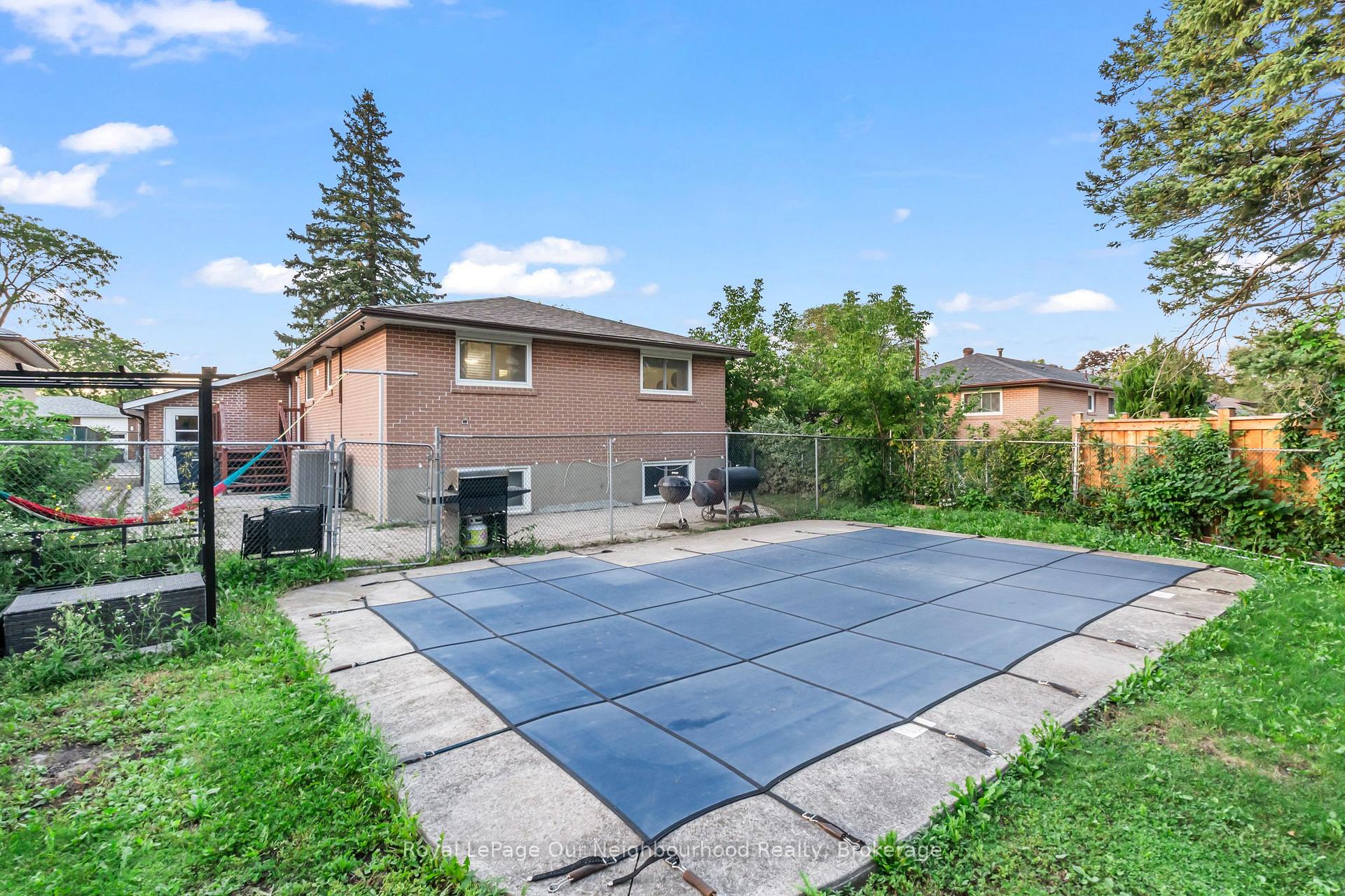 Photo 17 of 45 Chipper Crescent, Scarborough, Eglinton East — HOMEH