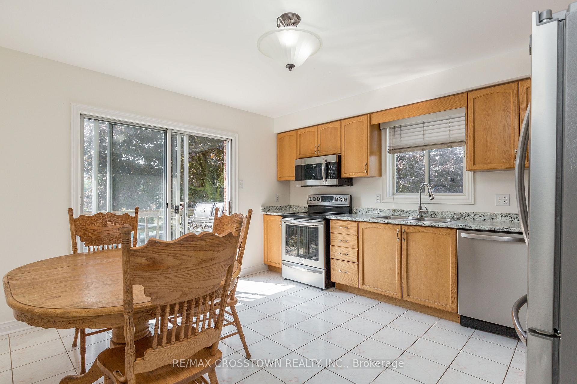 Photo 12 of 1 Lang Drive, Barrie, Northwest — HOMEH