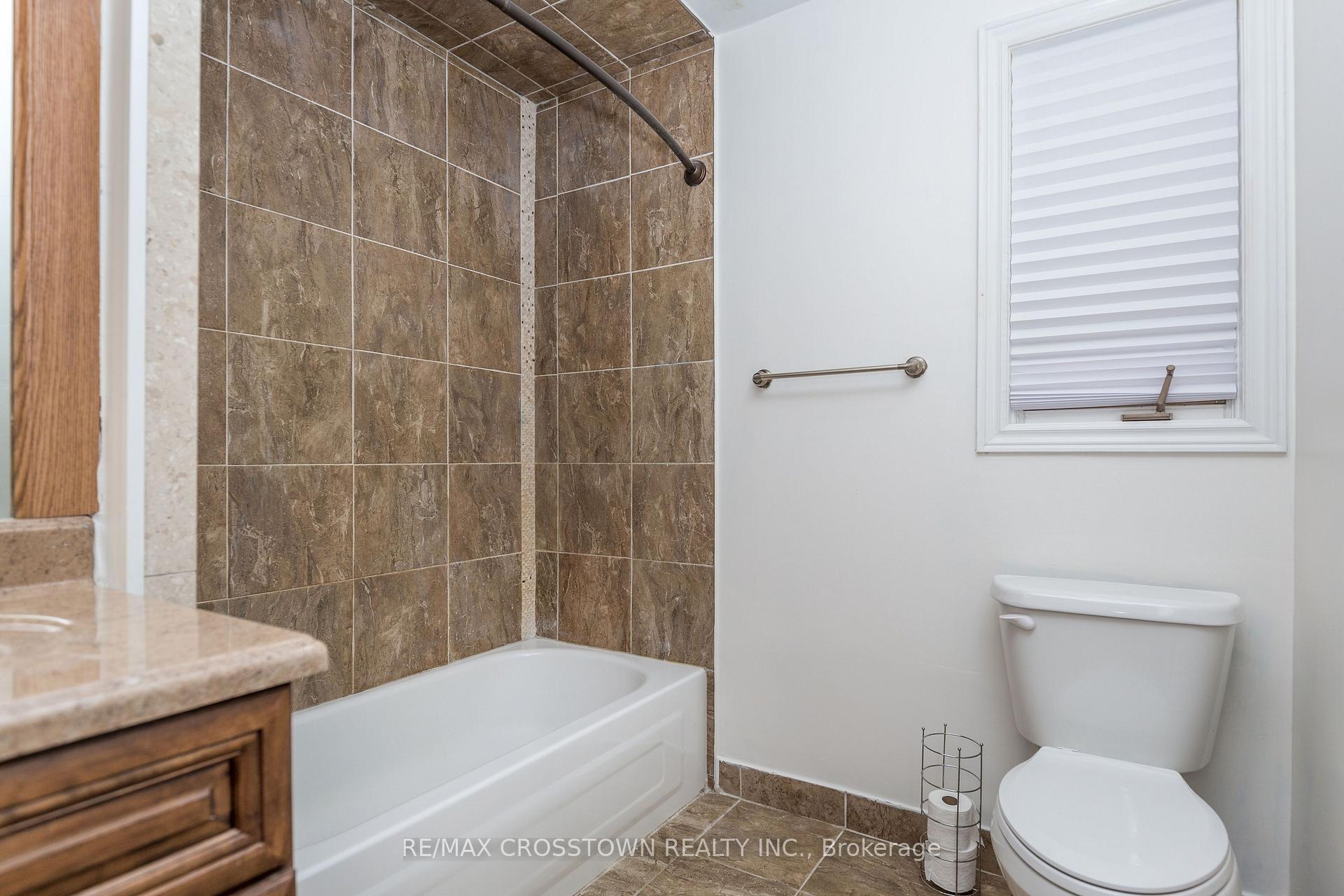 Photo 19 of 1 Lang Drive, Barrie, Northwest — HOMEH