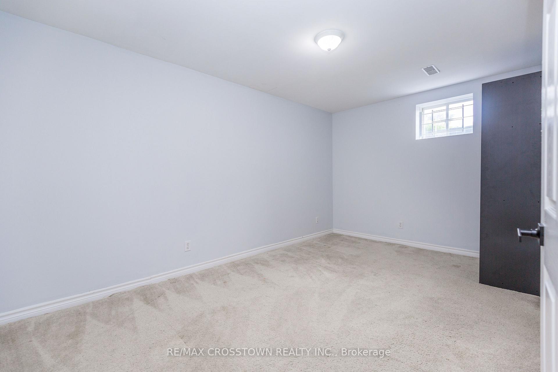 Photo 32 of 1 Lang Drive, Barrie, Northwest — HOMEH