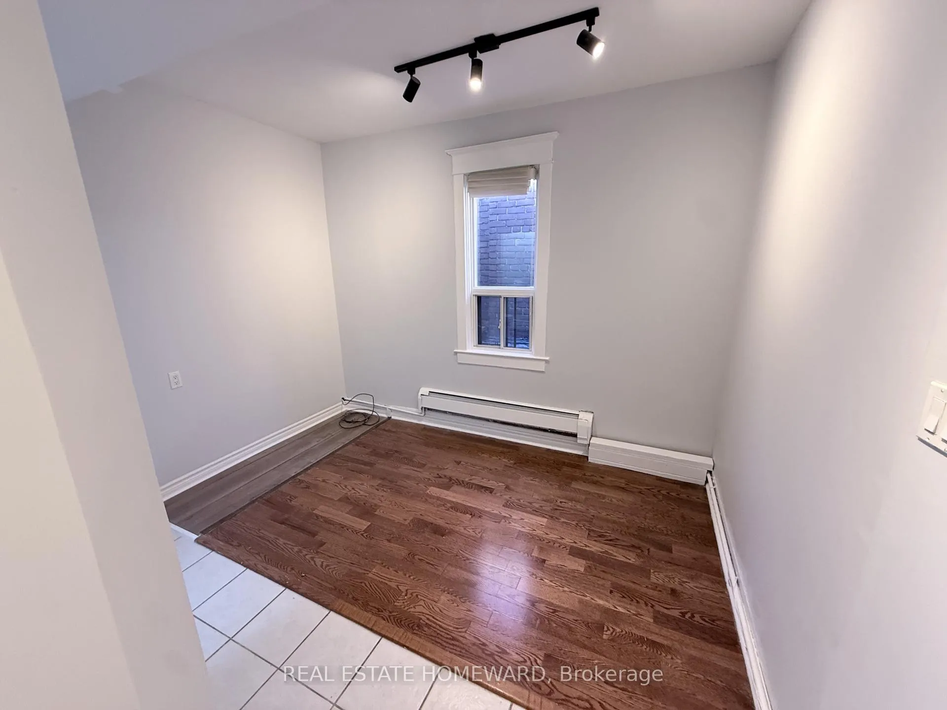 Photo 2 of Unit Apt 2, 611 Danforth Avenue, Toronto, North Riverdale — HOMEH