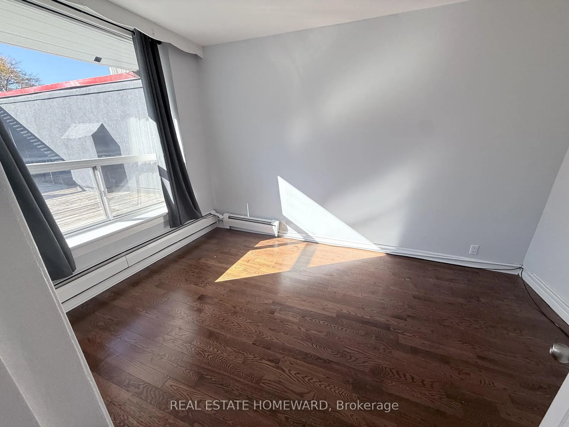Photo 7 of Unit Apt 2, 611 Danforth Avenue, Toronto, North Riverdale — HOMEH