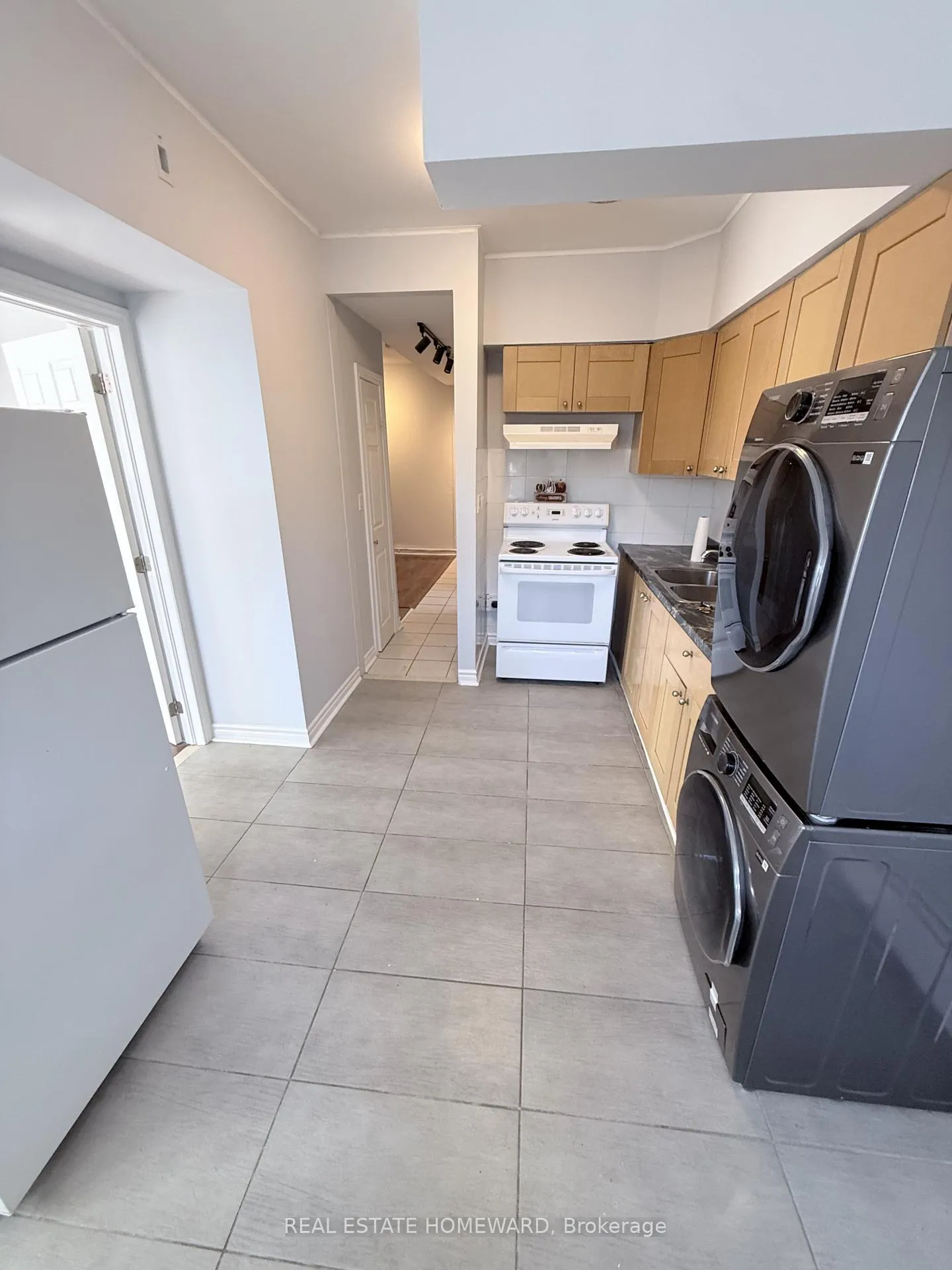 Photo 13 of Unit Apt 2, 611 Danforth Avenue, Toronto, North Riverdale — HOMEH