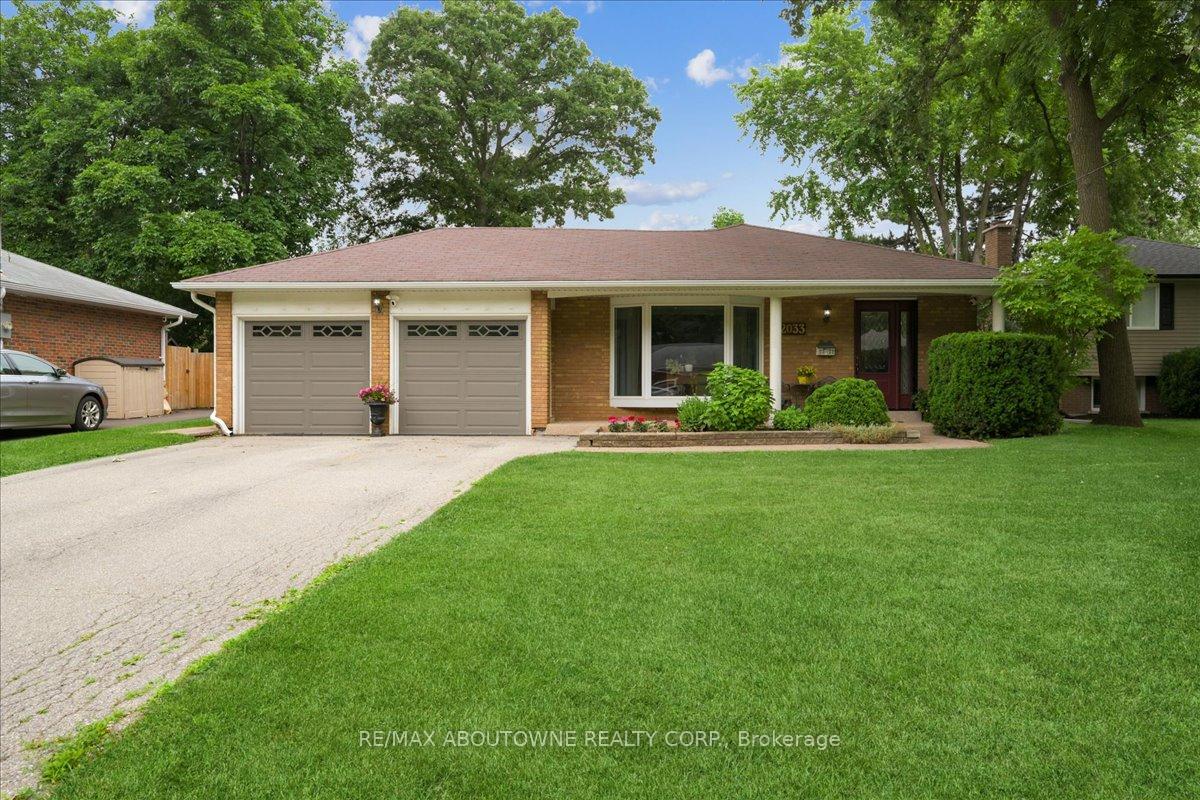 Photo 2 of 2033 Saxon Road, Oakville, West — HOMEH