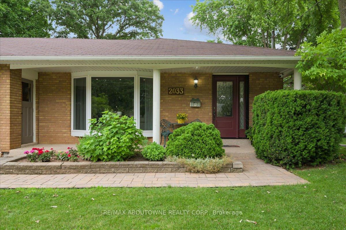 Photo 3 of 2033 Saxon Road, Oakville, West — HOMEH
