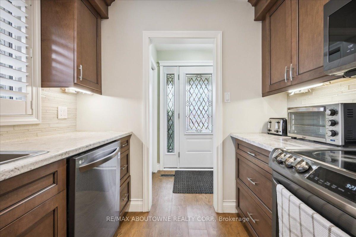 Photo 6 of 2033 Saxon Road, Oakville, West — HOMEH