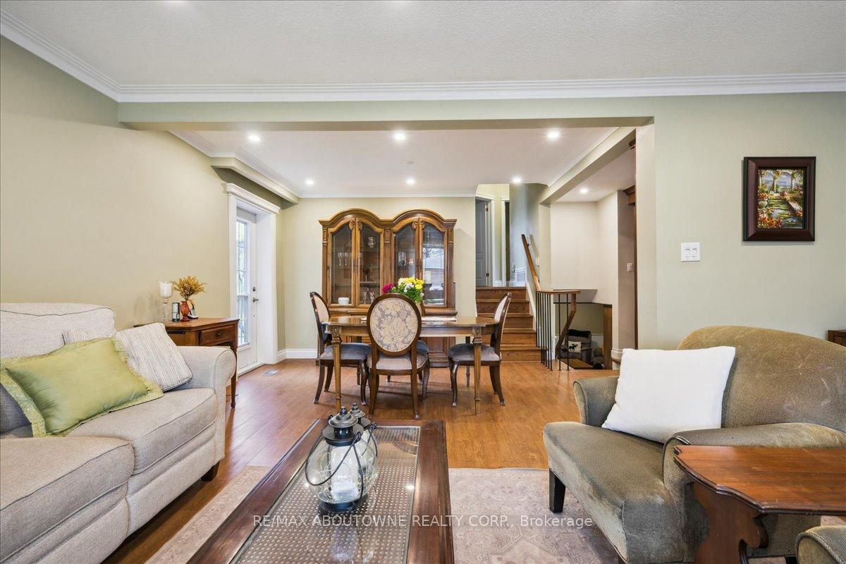 Photo 9 of 2033 Saxon Road, Oakville, West — HOMEH