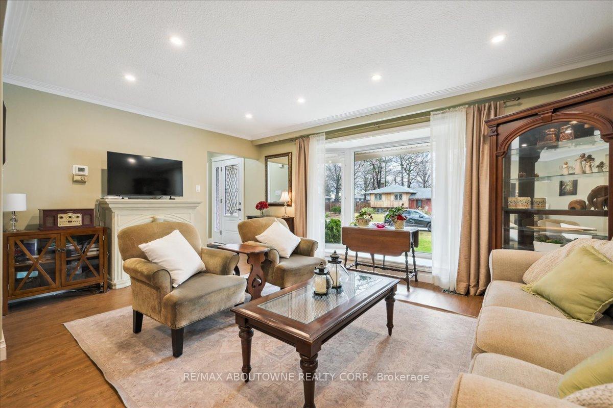 Photo 10 of 2033 Saxon Road, Oakville, West — HOMEH