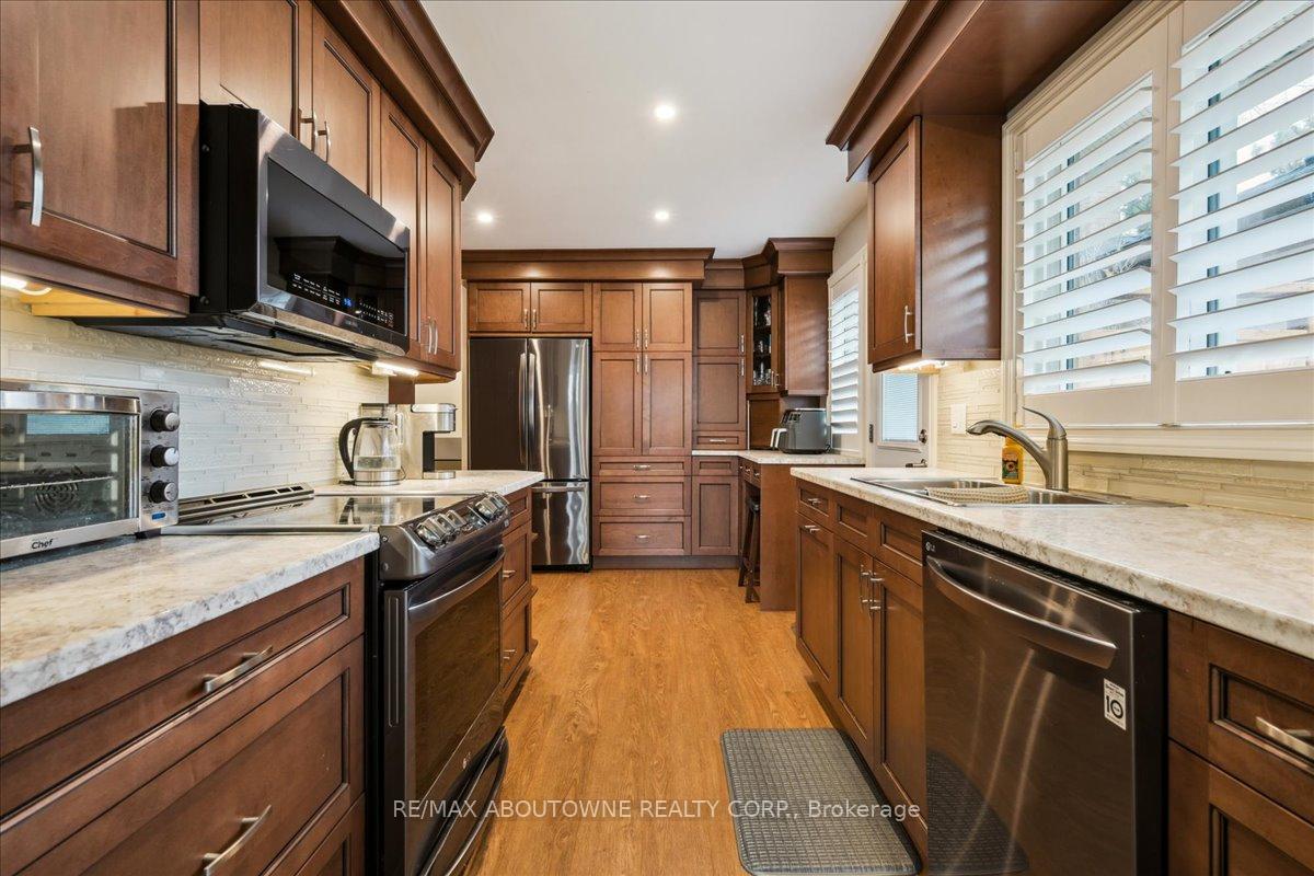 Photo 16 of 2033 Saxon Road, Oakville, West — HOMEH