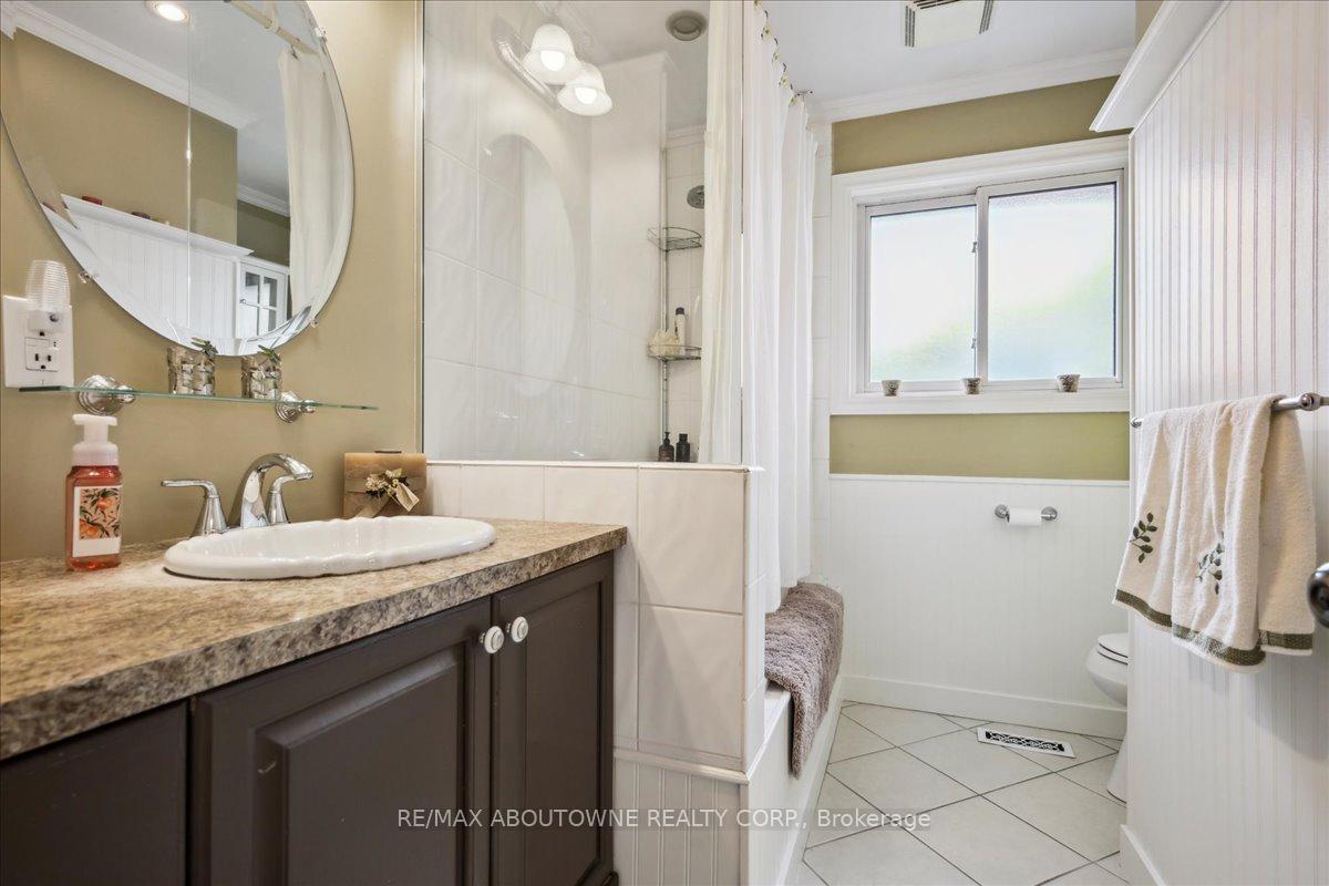 Photo 23 of 2033 Saxon Road, Oakville, West — HOMEH