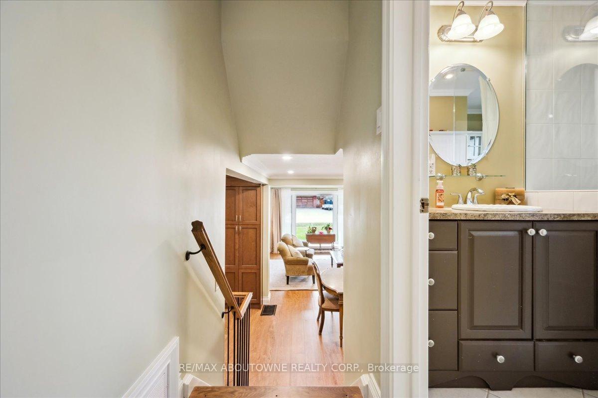 Photo 30 of 2033 Saxon Road, Oakville, West — HOMEH