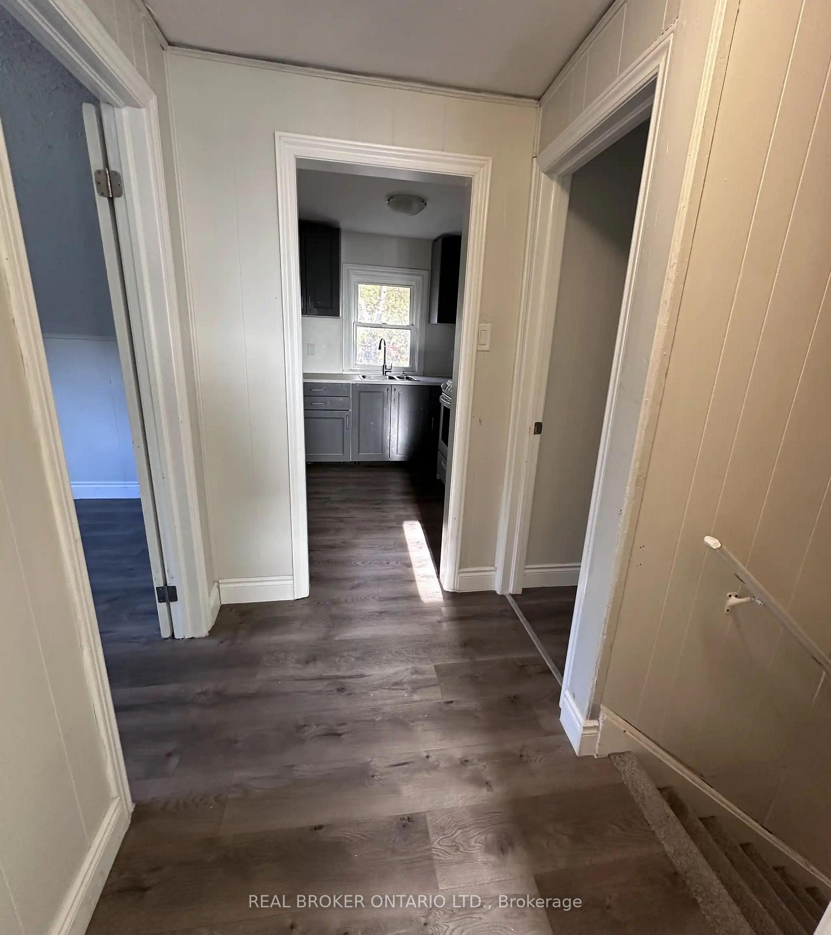 Photo 3 of 123 Henry Street, Barrie, Queen's Park — HOMEH