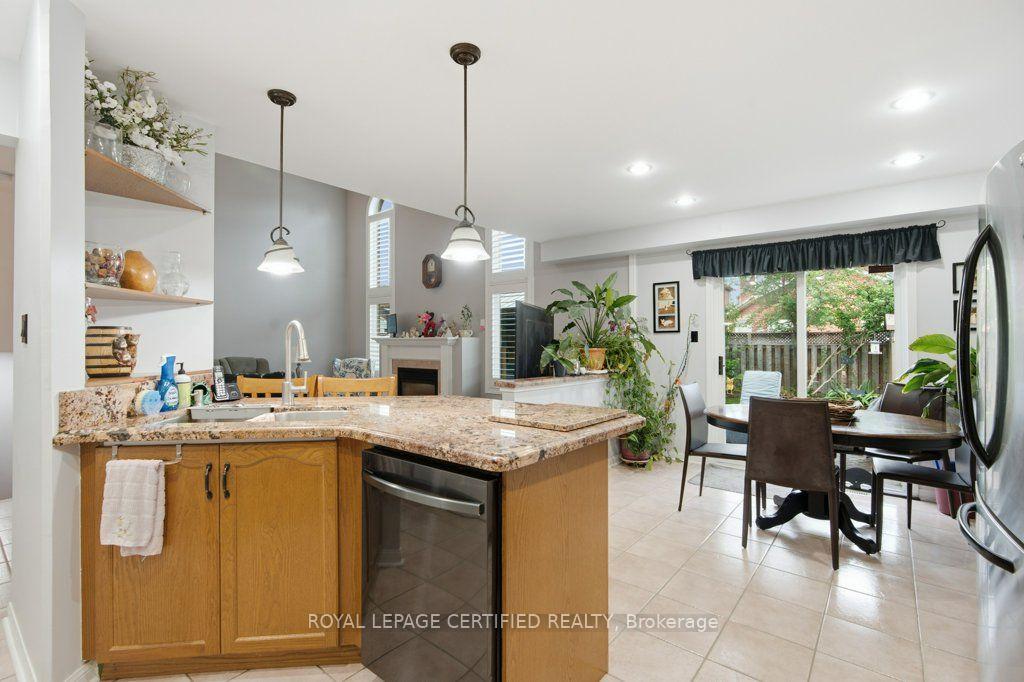 Photo 8 of 3 National Crescent, Brampton, Snelgrove — HOMEH