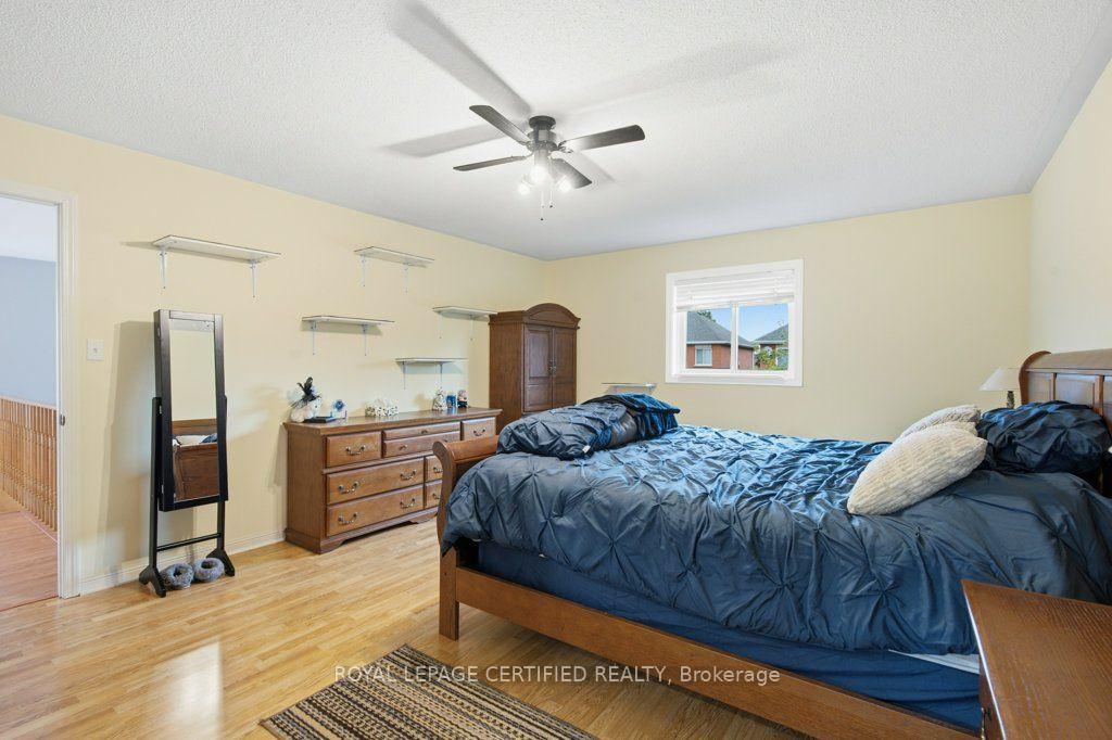 Photo 11 of 3 National Crescent, Brampton, Snelgrove — HOMEH