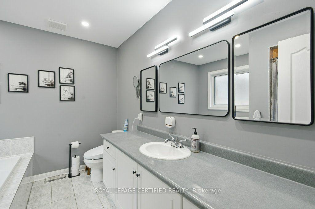 Photo 12 of 3 National Crescent, Brampton, Snelgrove — HOMEH