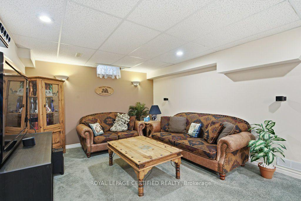 Photo 20 of 3 National Crescent, Brampton, Snelgrove — HOMEH