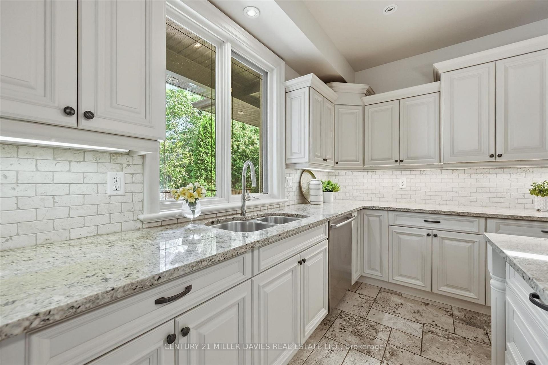 Photo 36 of 249 Lakeside Avenue, Burlington, Roseland — HOMEH