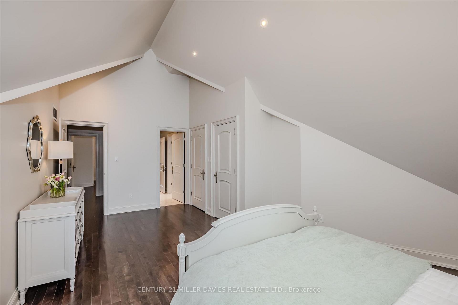 Photo 71 of 249 Lakeside Avenue, Burlington, Roseland — HOMEH