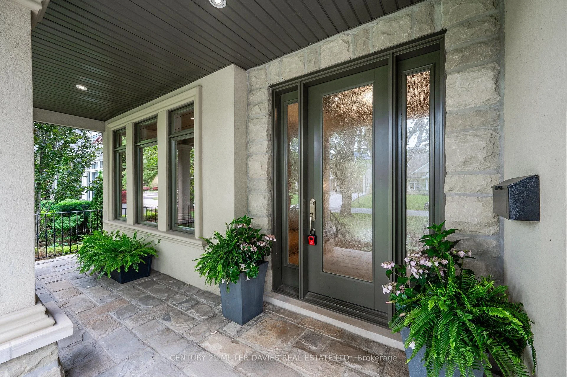 Photo 10 of 249 Lakeside Avenue, Burlington, Roseland — HOMEH