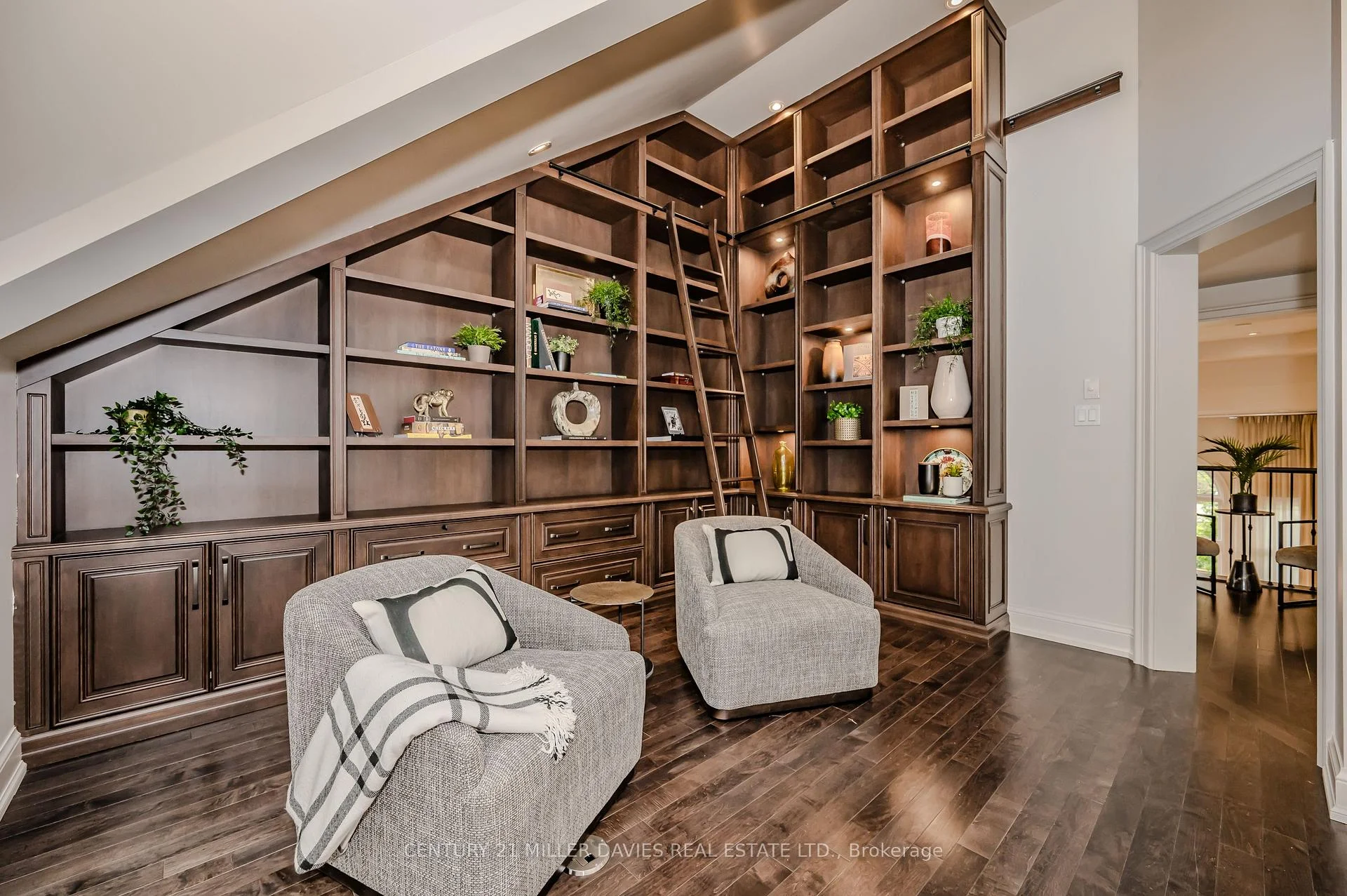 Photo 49 of 249 Lakeside Avenue, Burlington, Roseland — HOMEH