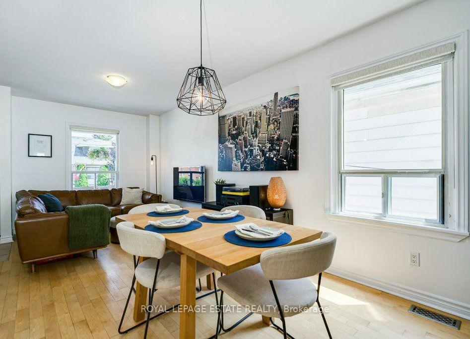 Photo 4 of 82 August Avenue, Scarborough, Oakridge — HOMEH