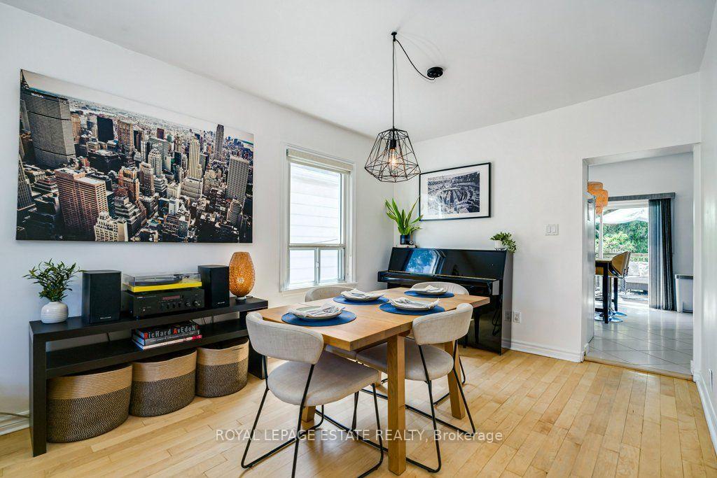 Photo 6 of 82 August Avenue, Scarborough, Oakridge — HOMEH