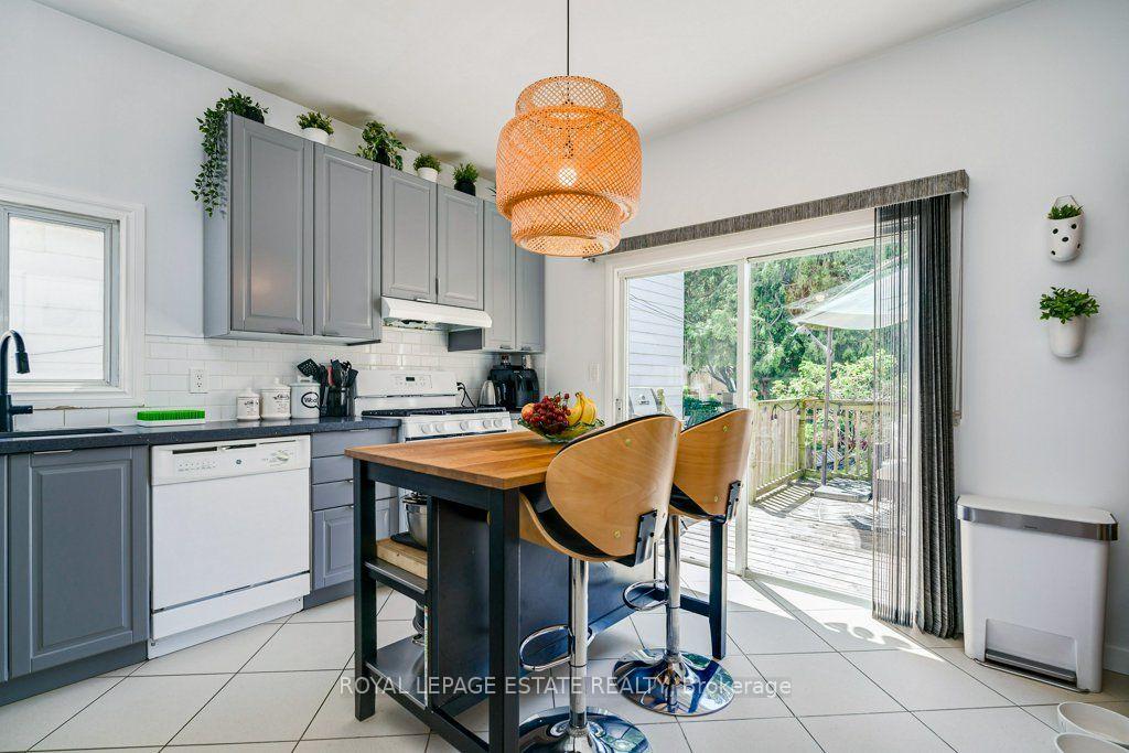 Photo 9 of 82 August Avenue, Scarborough, Oakridge — HOMEH