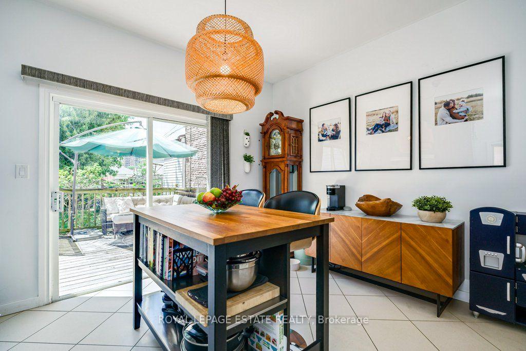 Photo 11 of 82 August Avenue, Scarborough, Oakridge — HOMEH