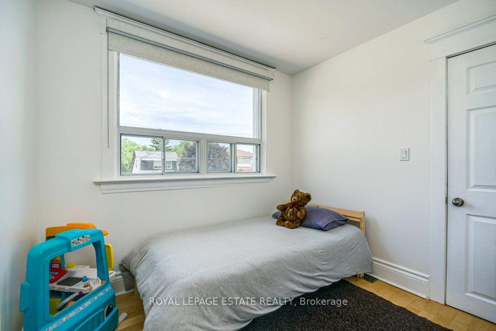 Photo 21 of 82 August Avenue, Scarborough, Oakridge — HOMEH