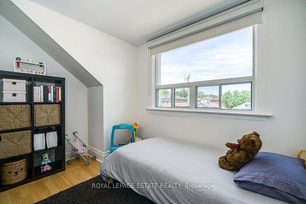 Photo 23 of 82 August Avenue, Scarborough, Oakridge — HOMEH