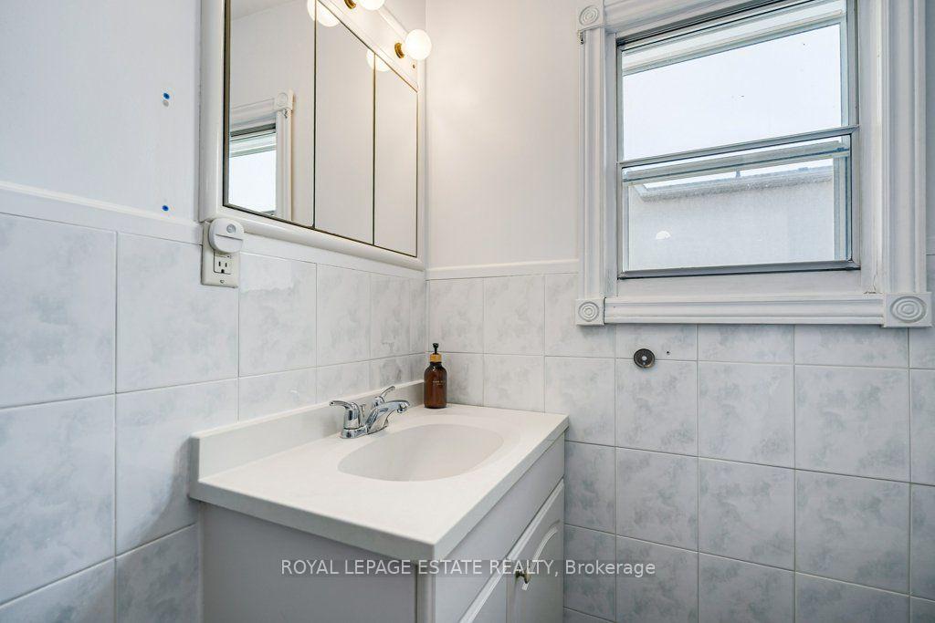 Photo 27 of 82 August Avenue, Scarborough, Oakridge — HOMEH