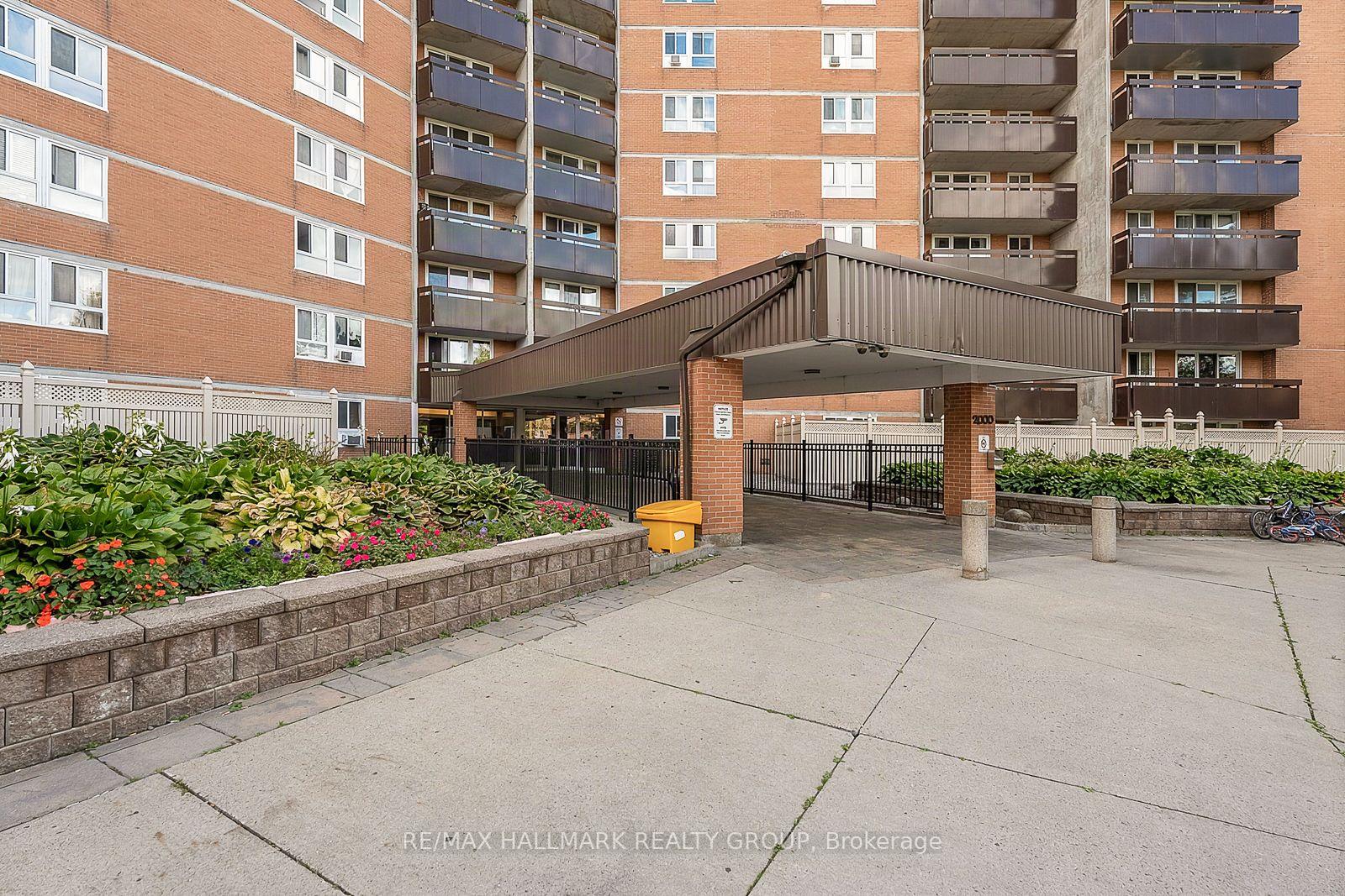 Photo 3 of Unit 705, 2000 Jasmine Crescent, Ottawa, Beacon Hill South — HOMEH