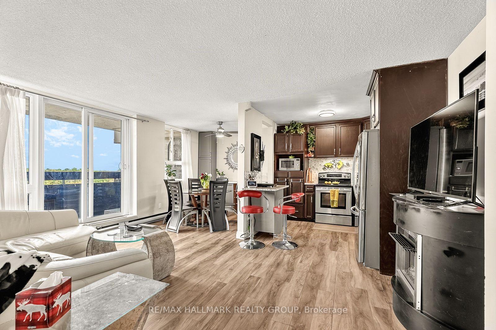 Photo 9 of Unit 705, 2000 Jasmine Crescent, Ottawa, Beacon Hill South — HOMEH