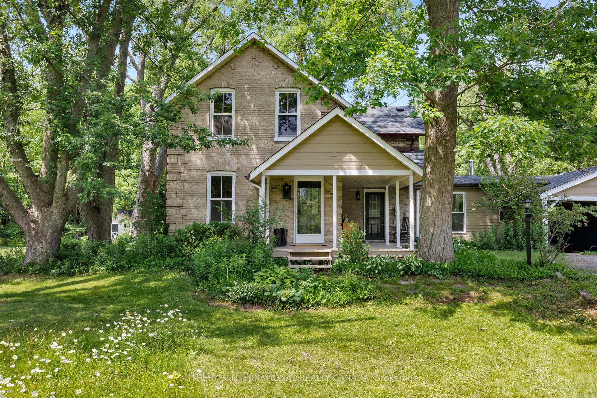 Front of 3250 Vivian Road
