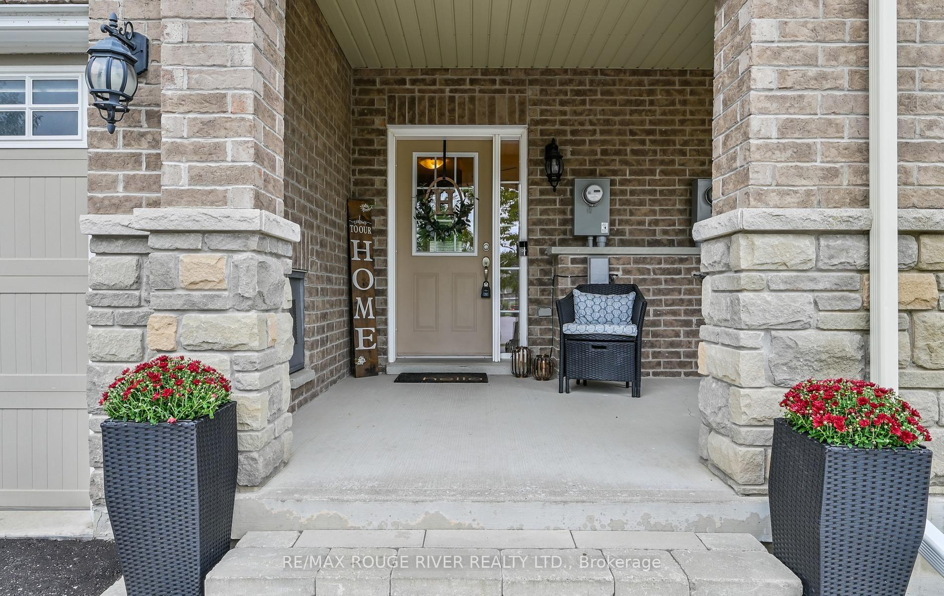 Photo 4 of 65 Westover Drive, Clarington, Bowmanville — HOMEH
