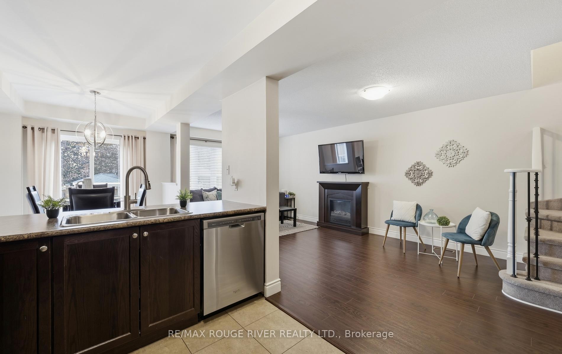Photo 11 of 65 Westover Drive, Clarington, Bowmanville — HOMEH