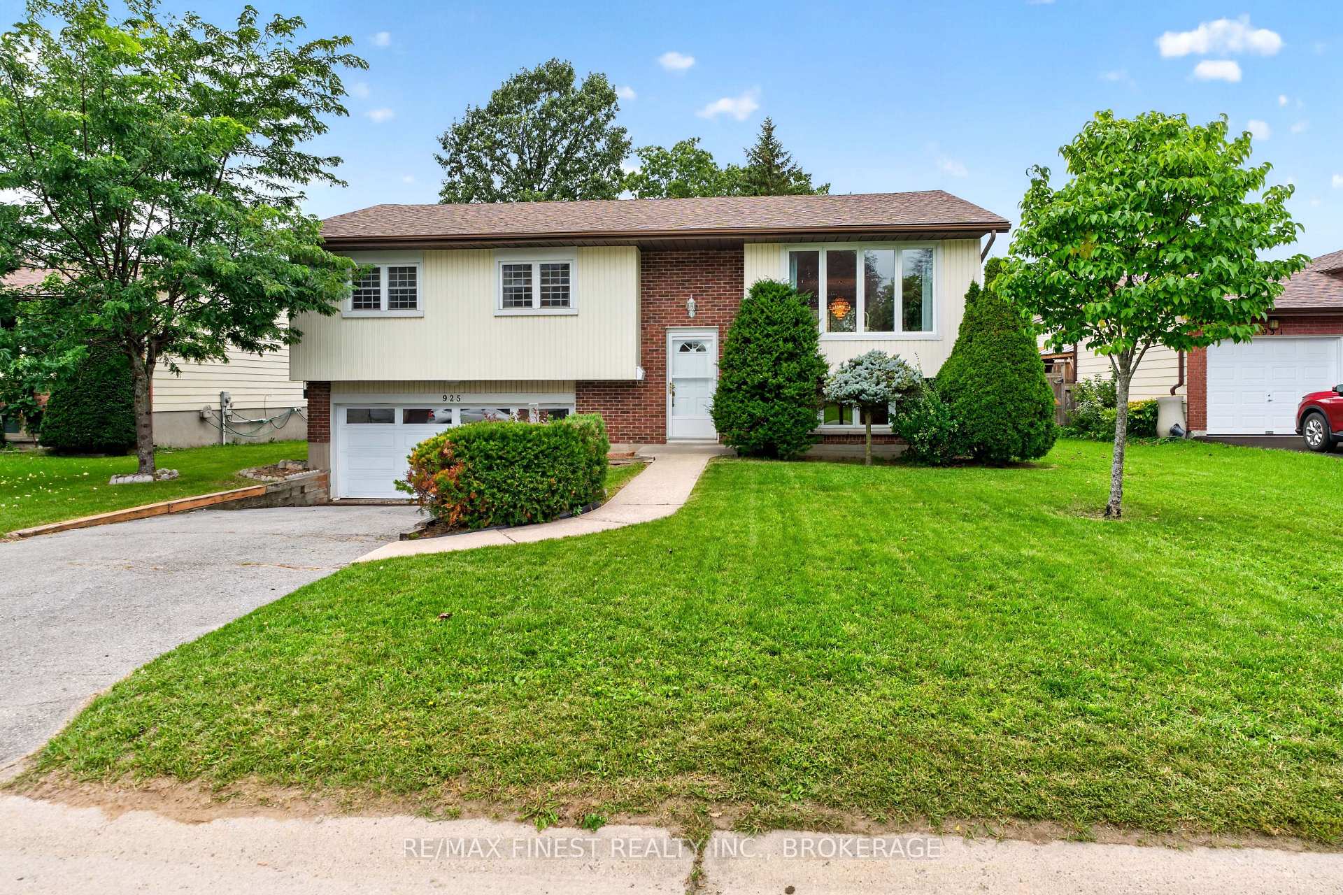 Photo 1 of 925 Kenshaw Street, Kingston, North of Taylor-Kidd Blvd — HOMEH