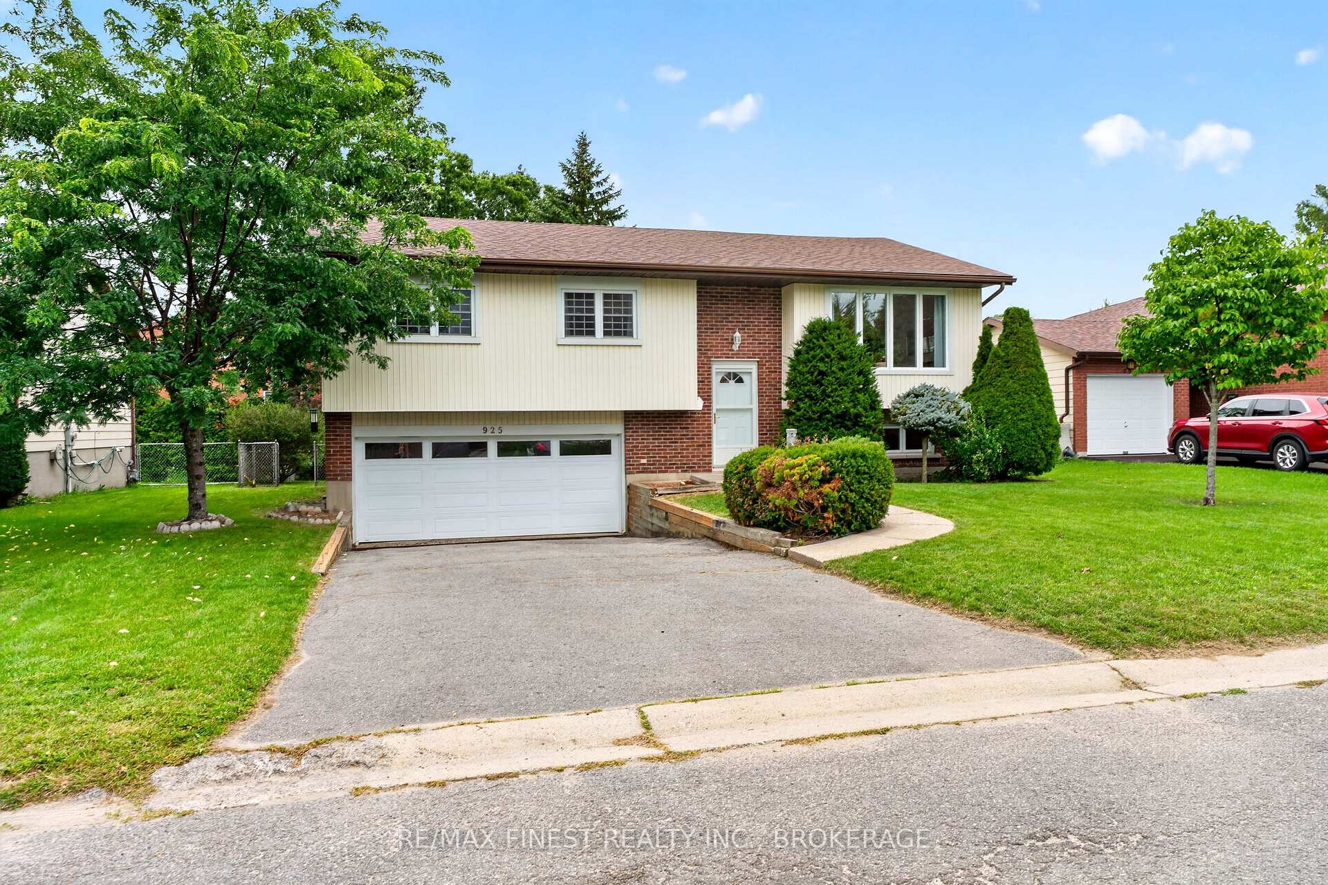 Photo 4 of 925 Kenshaw Street, Kingston, North of Taylor-Kidd Blvd — HOMEH