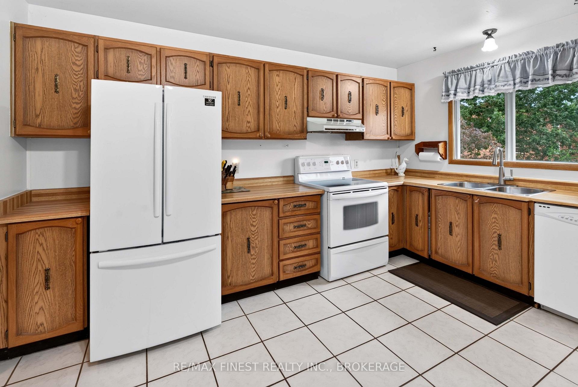 Photo 20 of 925 Kenshaw Street, Kingston, North of Taylor-Kidd Blvd — HOMEH