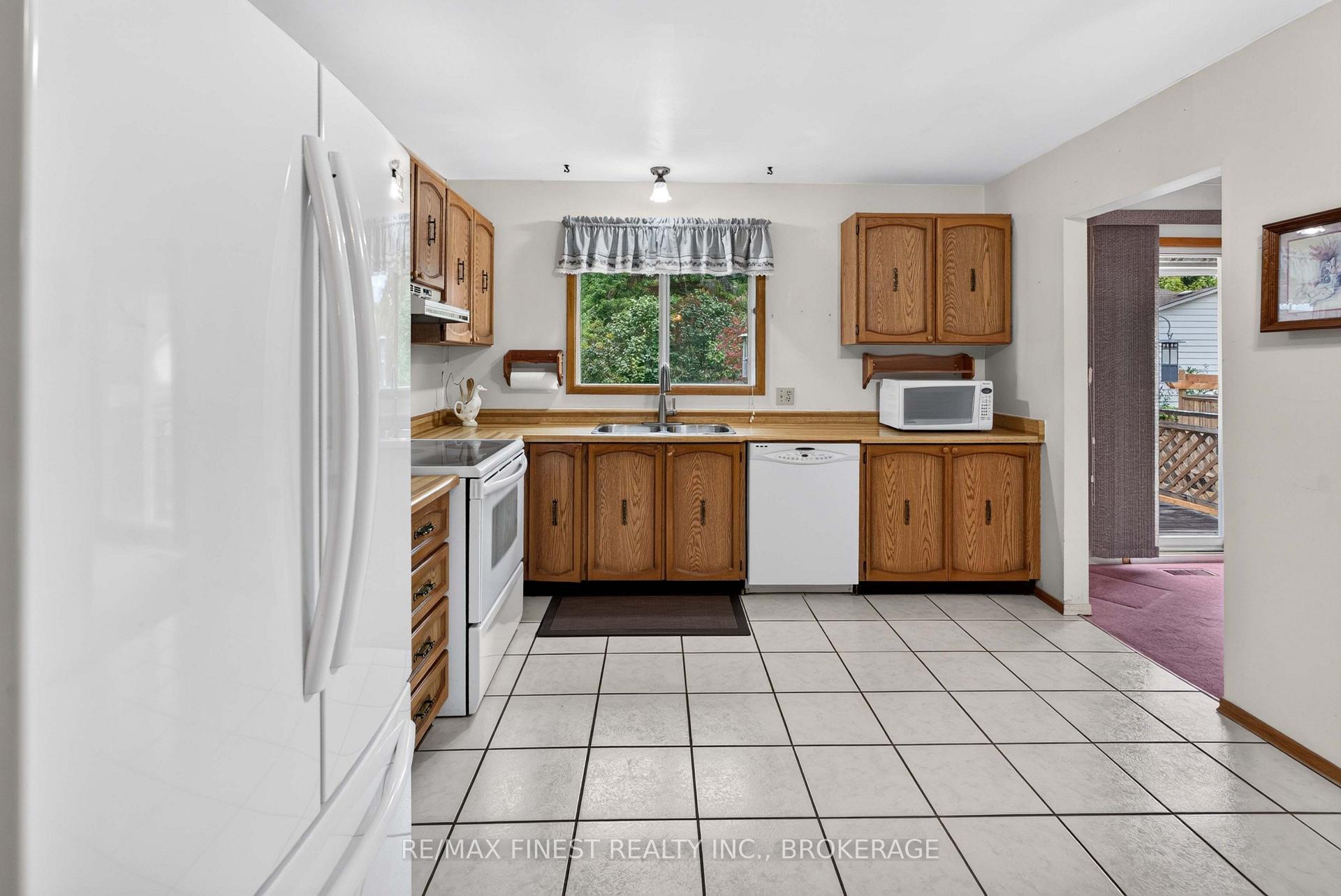 Photo 22 of 925 Kenshaw Street, Kingston, North of Taylor-Kidd Blvd — HOMEH
