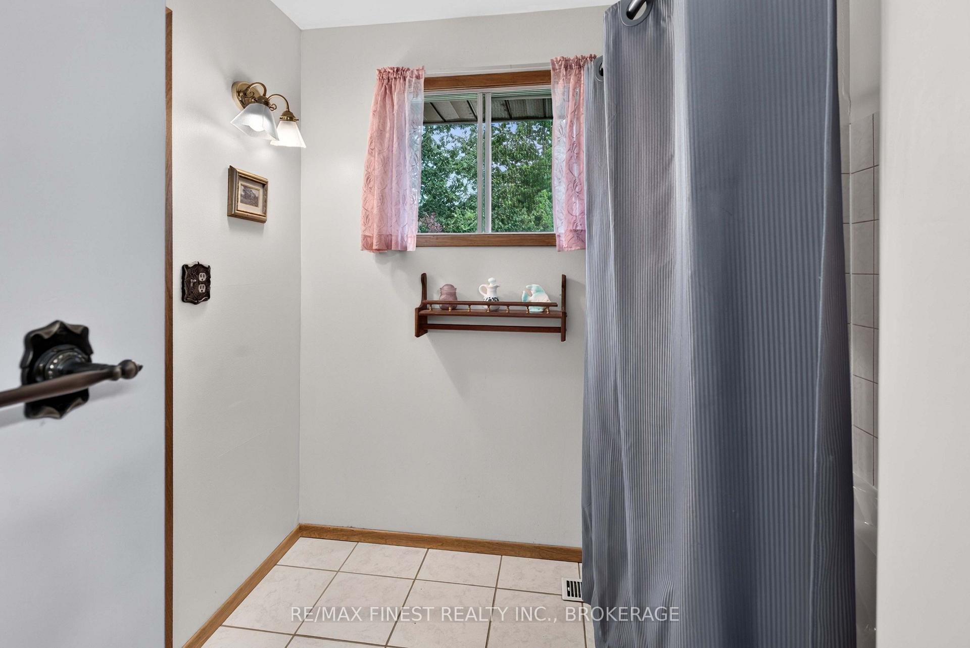 Photo 24 of 925 Kenshaw Street, Kingston, North of Taylor-Kidd Blvd — HOMEH