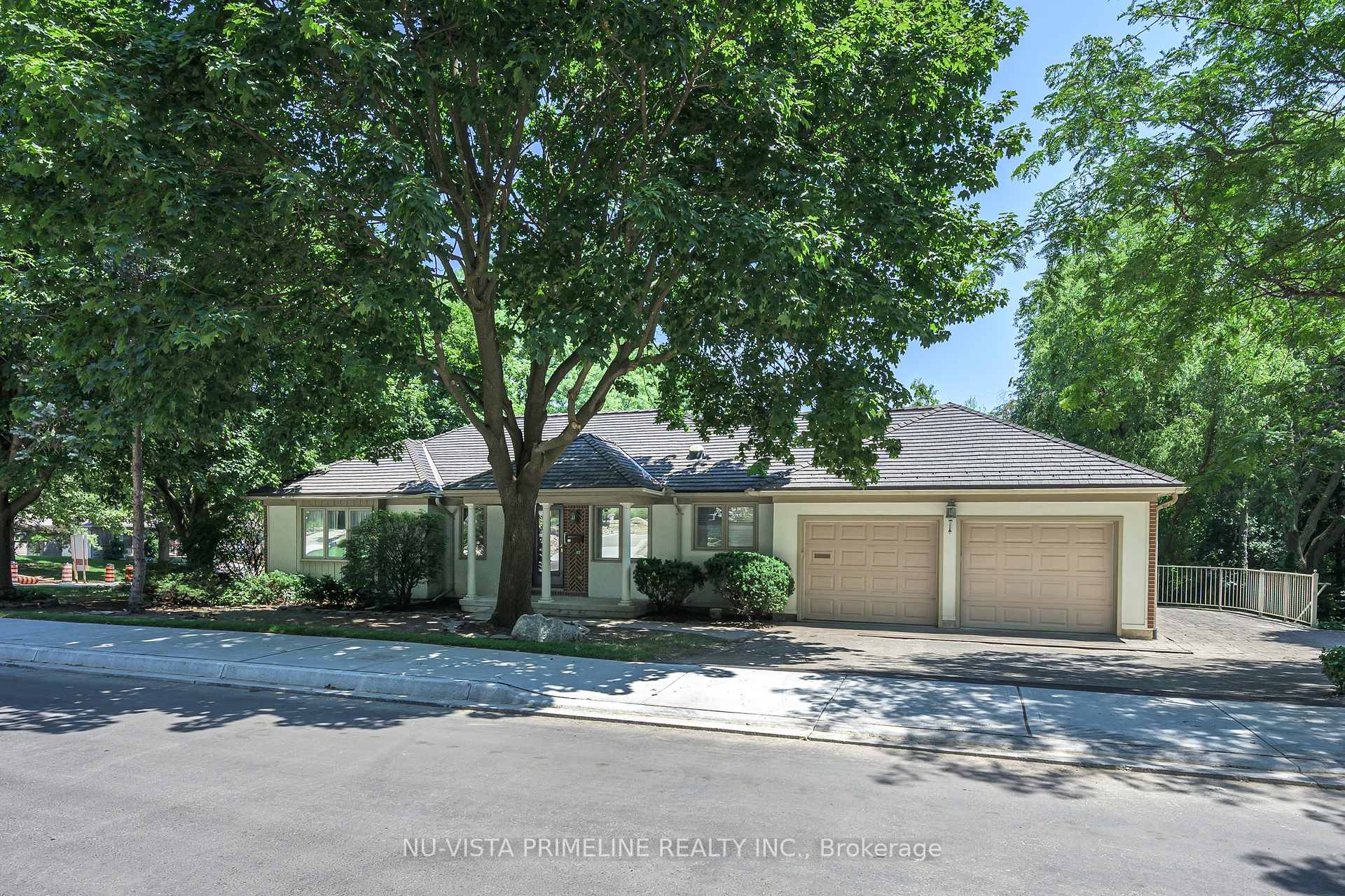 Photo of 98 Shavian Boulevard