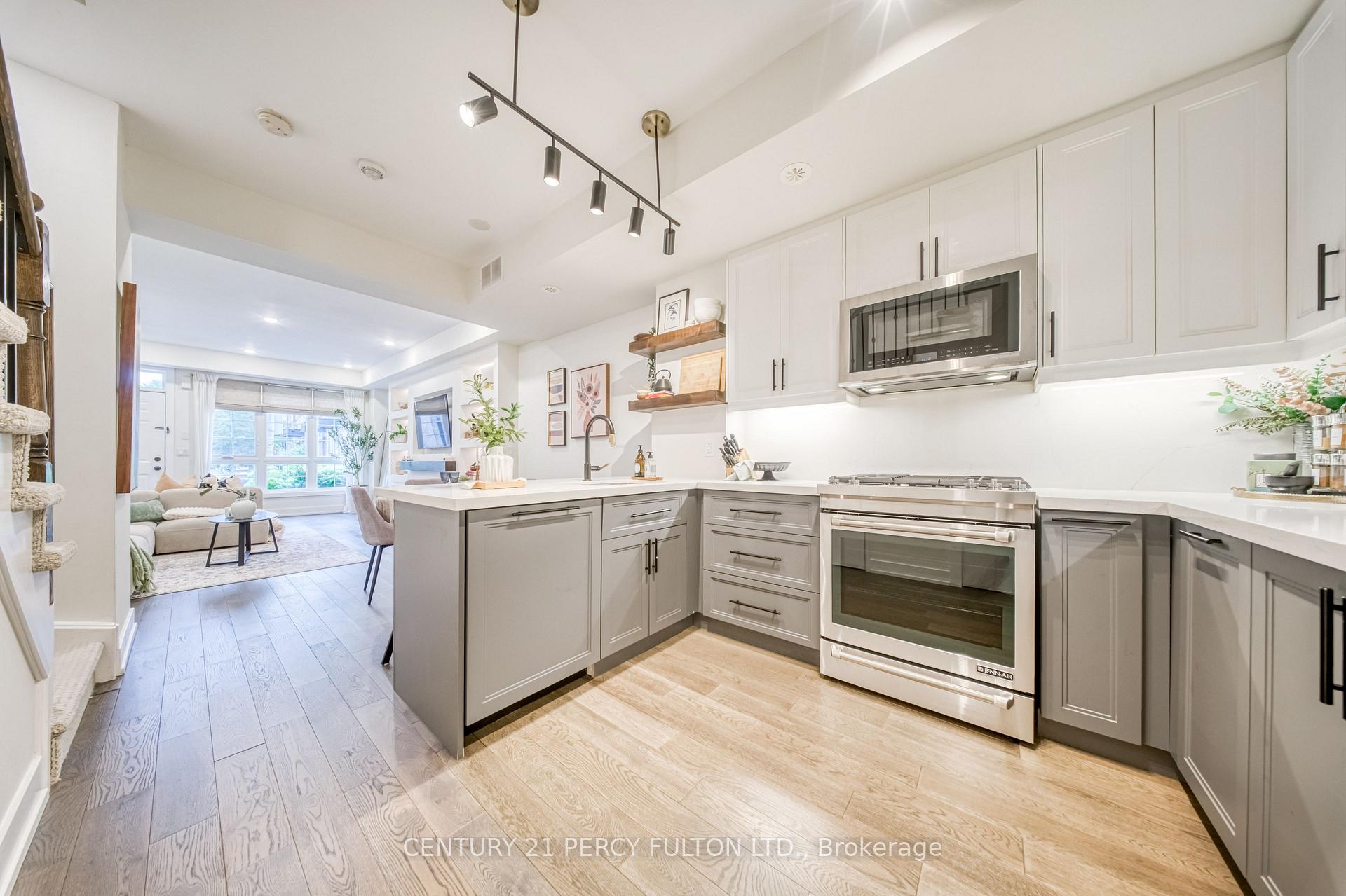 Photo 9 of Unit 20, 26 Ernest Avenue, Toronto, Dovercourt-Wallace Emerson-Junction — HOMEH