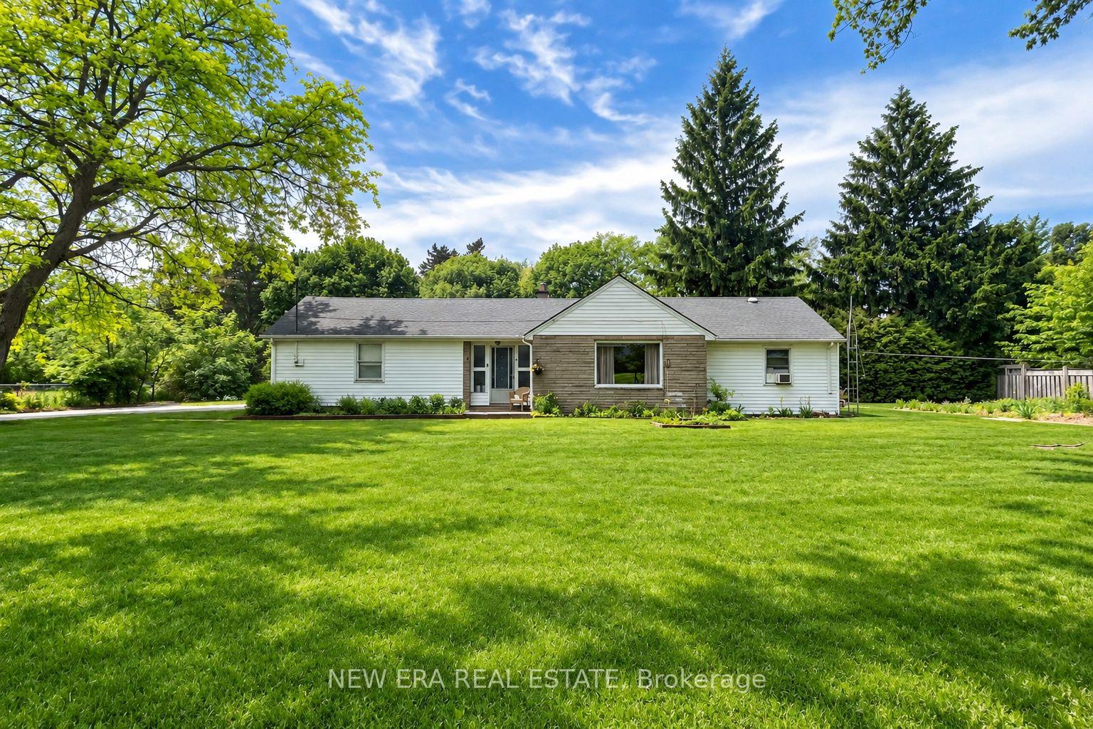 Photo 2 of 28 Thomas Avenue, Scarborough, Highland Creek — HOMEH