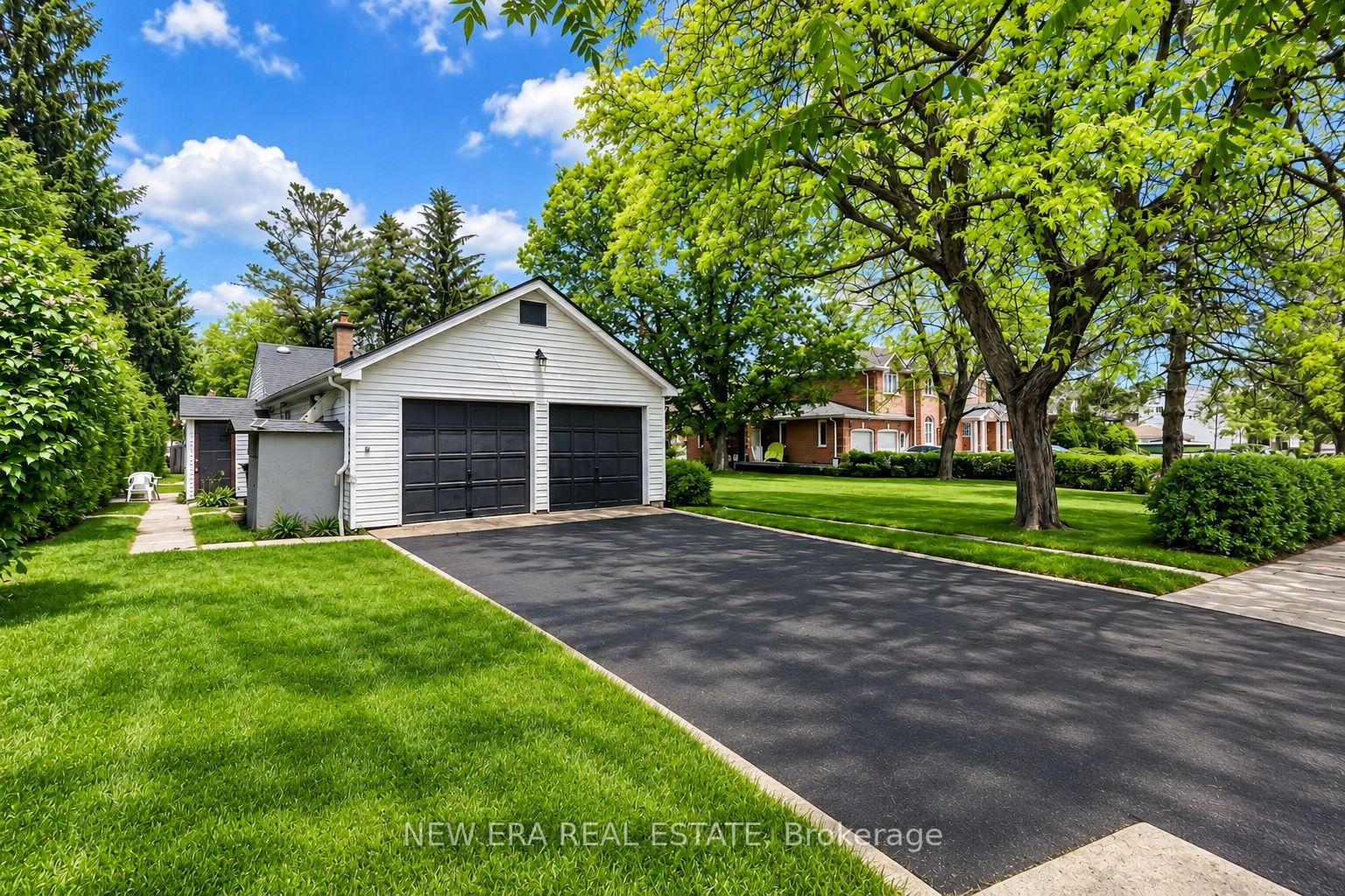 Photo 3 of 28 Thomas Avenue, Scarborough, Highland Creek — HOMEH