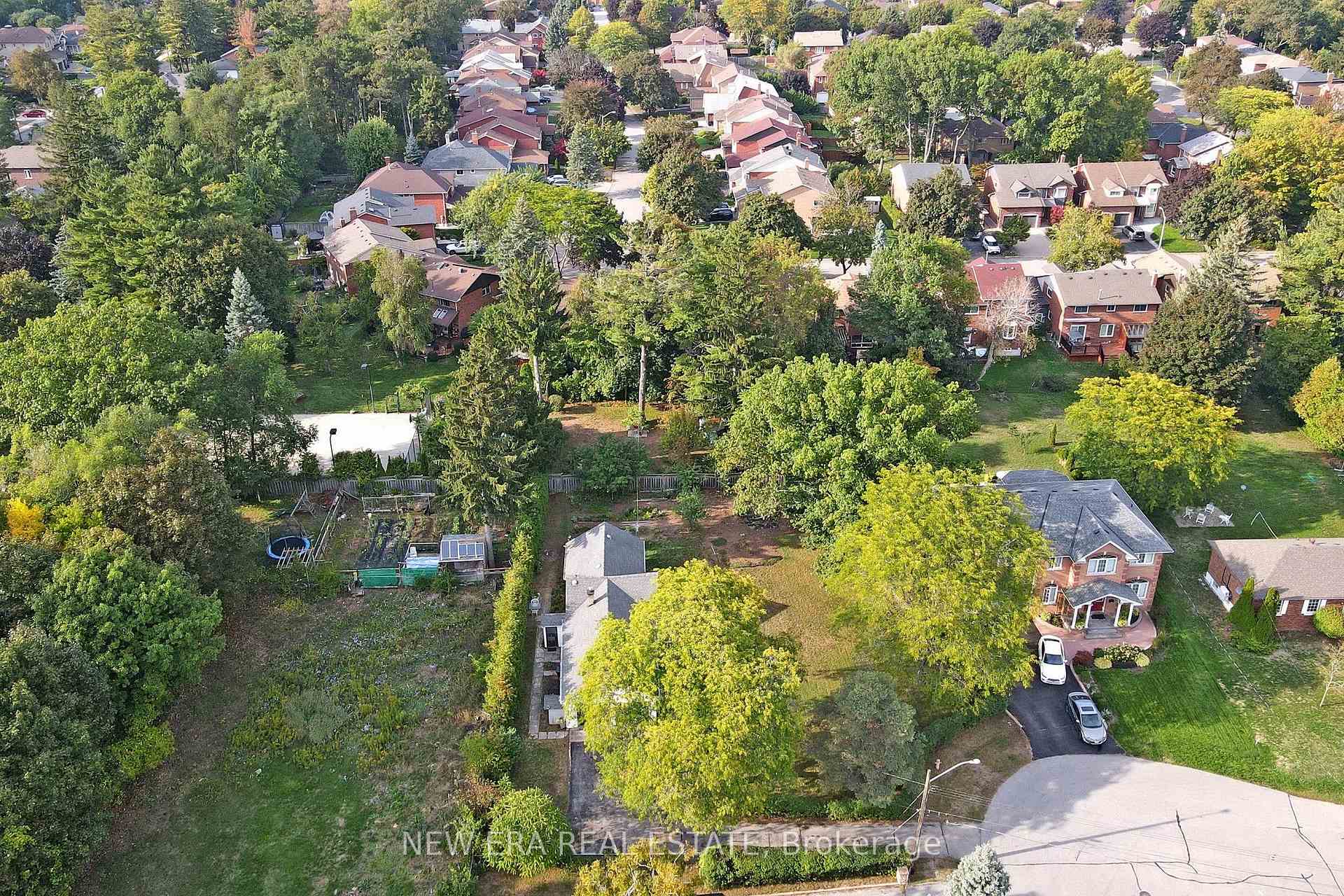 Photo 4 of 28 Thomas Avenue, Scarborough, Highland Creek — HOMEH