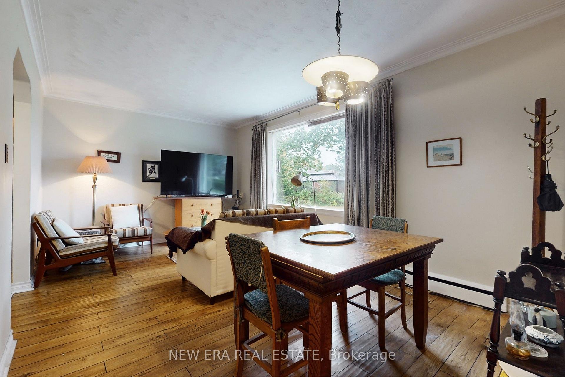 Photo 5 of 28 Thomas Avenue, Scarborough, Highland Creek — HOMEH