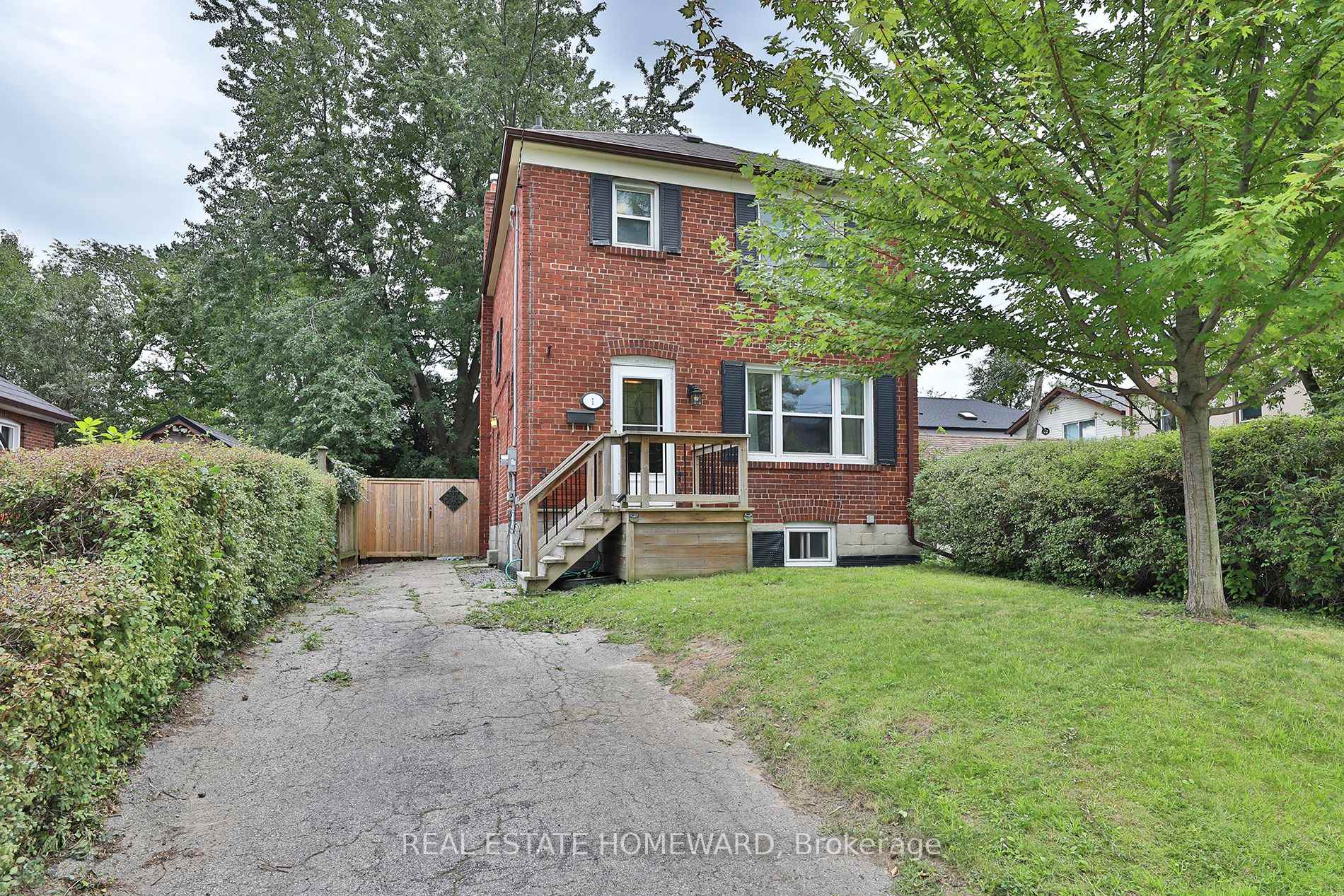 Photo 1 of 1 Pinegrove Avenue, Scarborough, Birchcliffe-Cliffside — HOMEH
