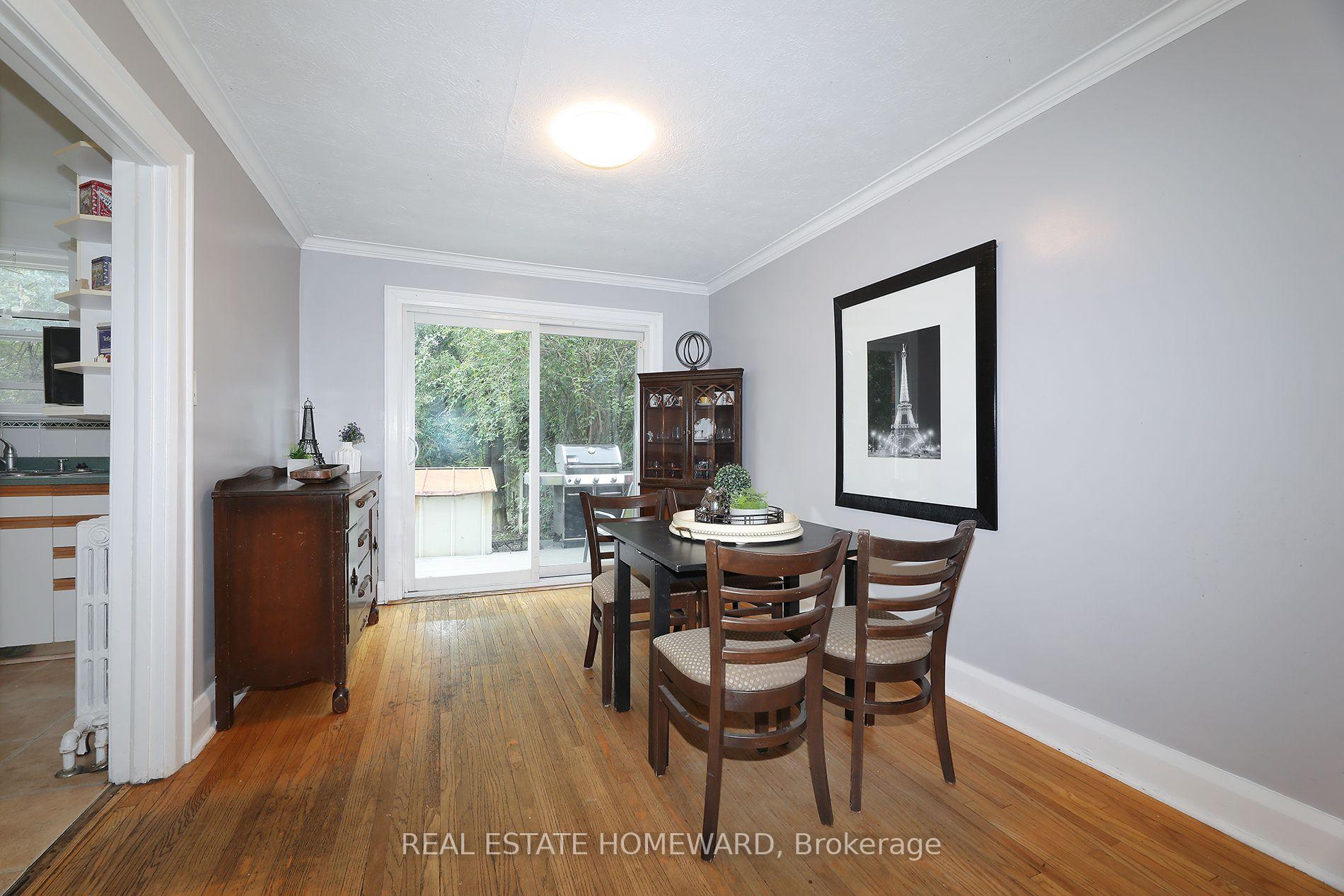 Photo 13 of 1 Pinegrove Avenue, Scarborough, Birchcliffe-Cliffside — HOMEH