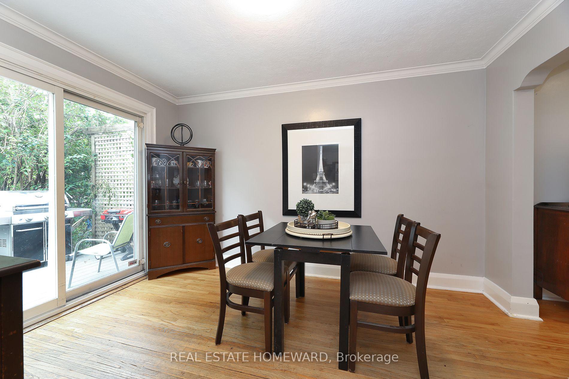 Photo 14 of 1 Pinegrove Avenue, Scarborough, Birchcliffe-Cliffside — HOMEH
